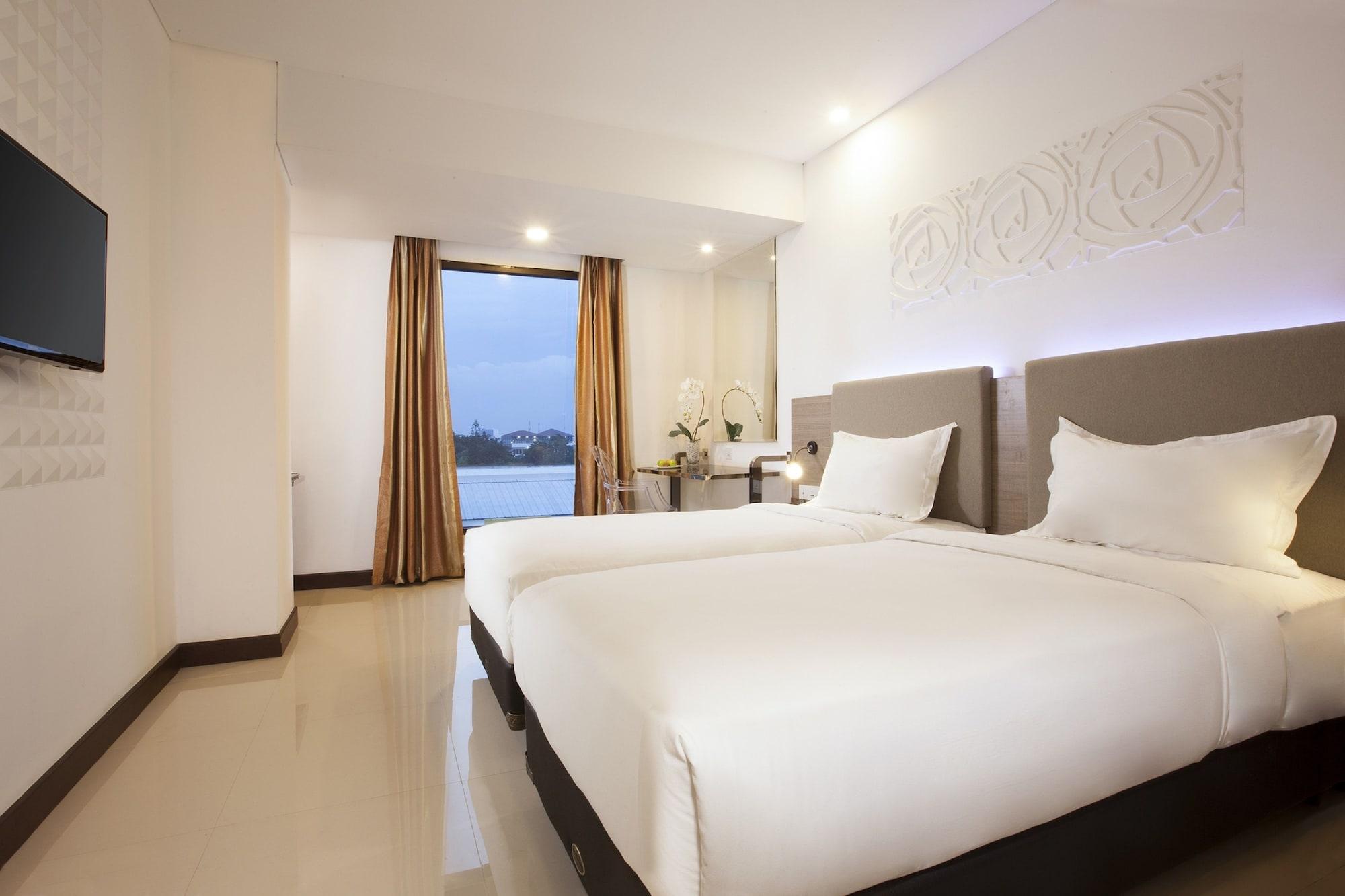 Verse Hotel Чиребон Экстерьер фото