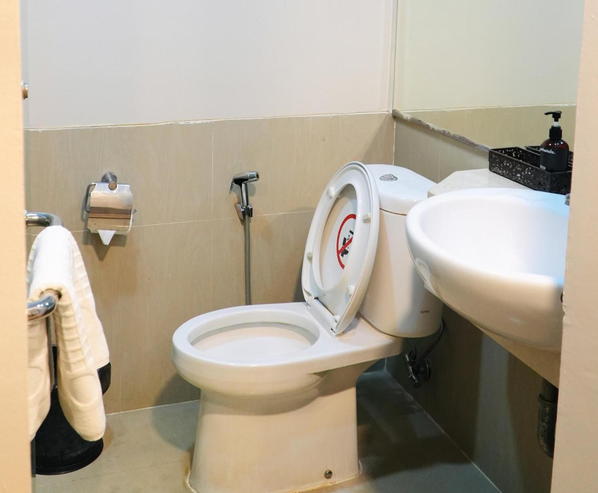 Verse Hotel Чиребон Экстерьер фото