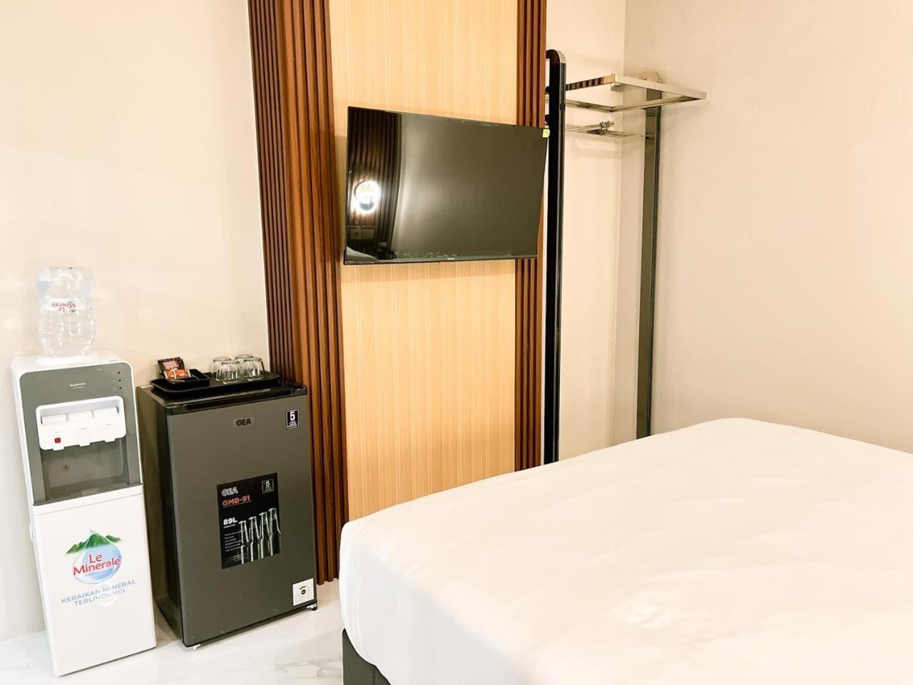 Verse Hotel Чиребон Экстерьер фото